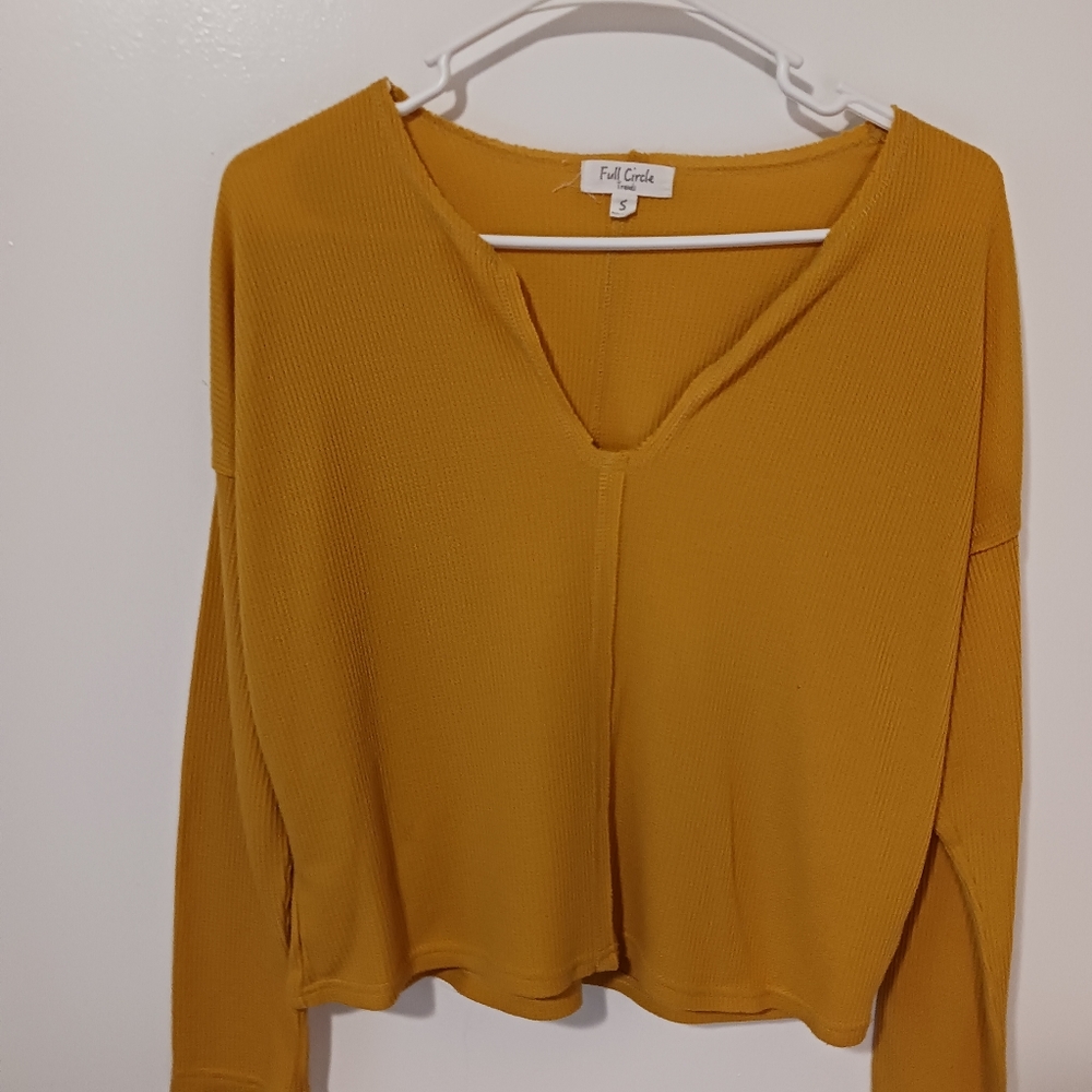 women's full circle Trends long sleeve top, size small, color mustard